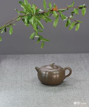毛大步紫砂壶欣赏八股壶