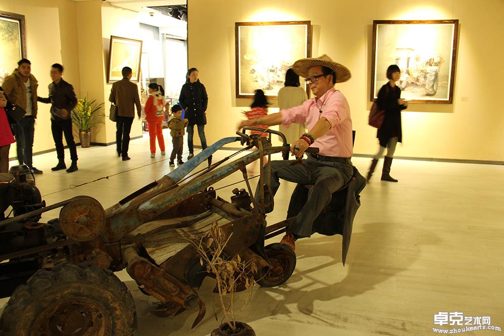 个展2