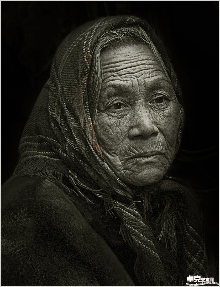 妇女肖像之二 PORTRAIT OF A WOMAN2